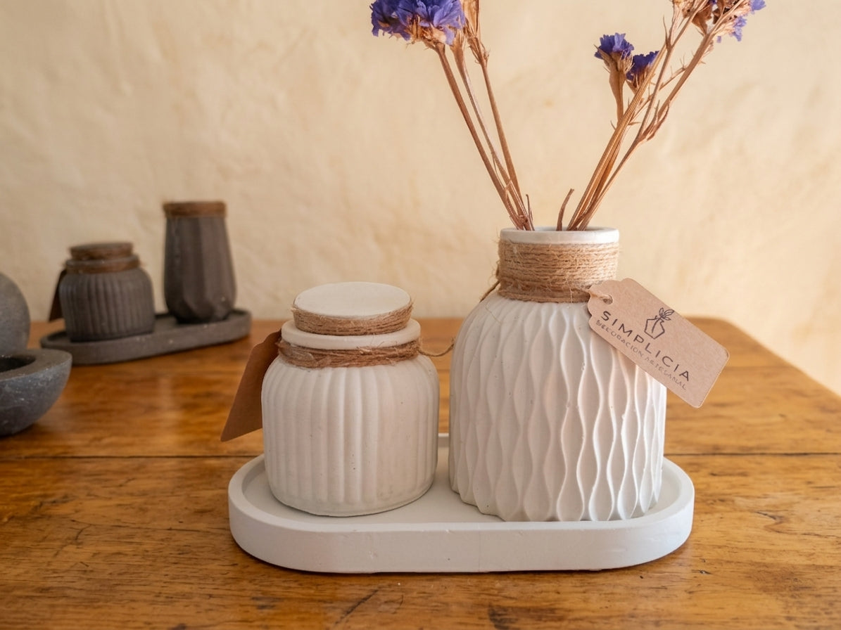 Set Decorativo Blanco Orgánico (Florero Rivera + Vasija Athena + Bandeja Ovalada Luna)